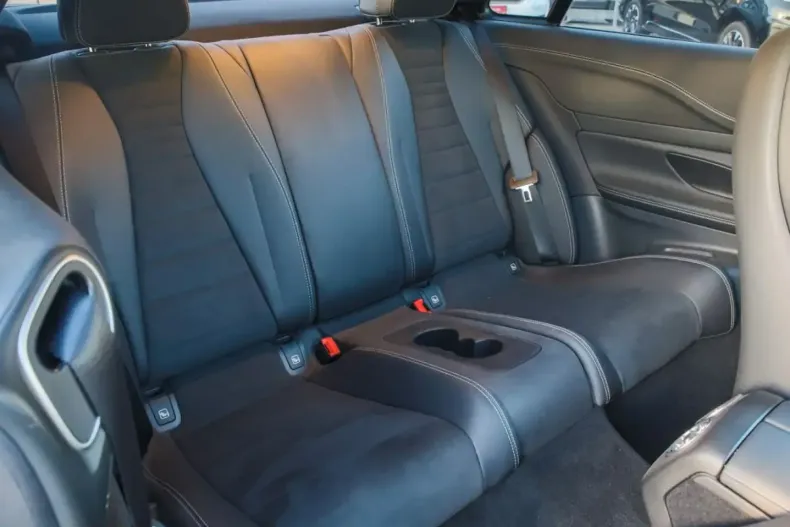 Mercedes-Benz E 400 (Clasa E) din 2022 cu 38.900 km - oferta MER205512 - foto 9