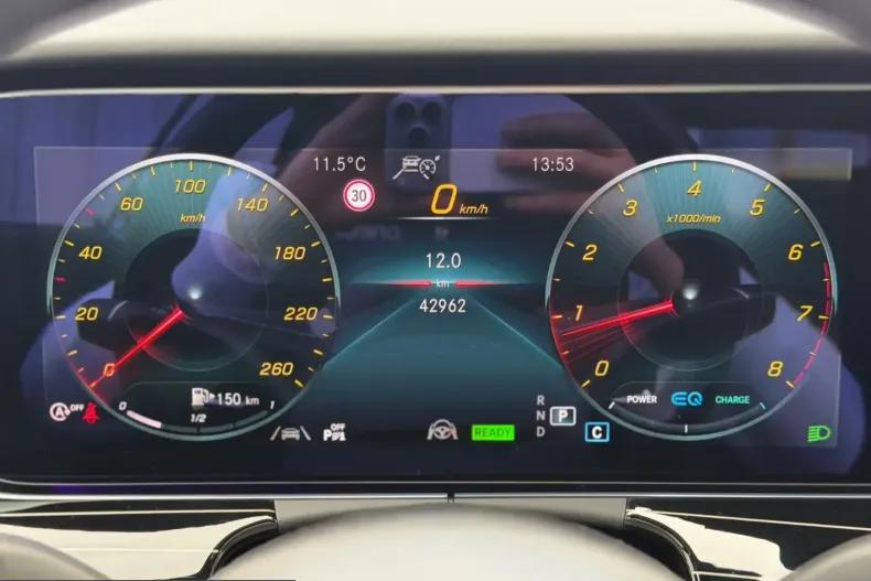 Mercedes-Benz E 300 (Clasa E) din 2021 cu 42.950 km - oferta MER205513 - foto 24