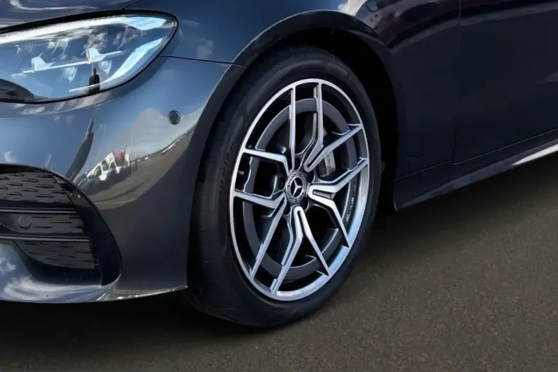 Mercedes-Benz E 300 (Clasa E) din 2022 cu 76.050 km - oferta MER205514 - foto 7