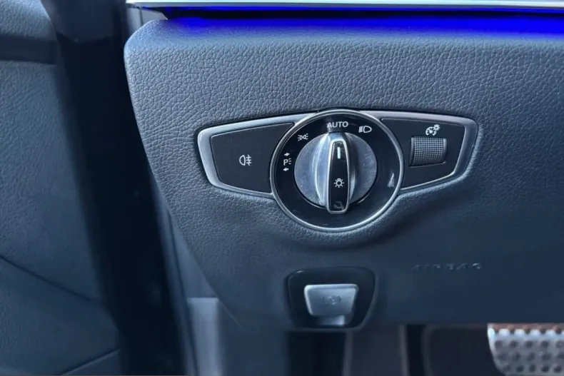 Mercedes-Benz E 300 (Clasa E) din 2022 cu 76.050 km - oferta MER205514 - foto 19