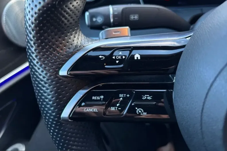 Mercedes-Benz E 300 (Clasa E) din 2022 cu 76.050 km - oferta MER205514 - foto 20