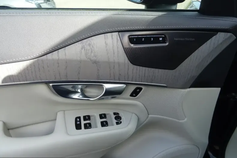 Volvo XC90 din 2025 cu 25.250 km - oferta VOL205518 - foto 6