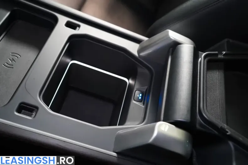 Land Rover Defender din 2024 cu 67.638 km - oferta LAN205523 - foto 31