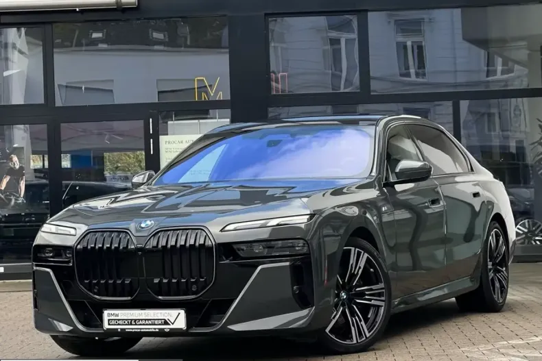 BMW 740 (Seria 7) din 2025 cu 14.225 km - oferta BMW205524 - foto 1