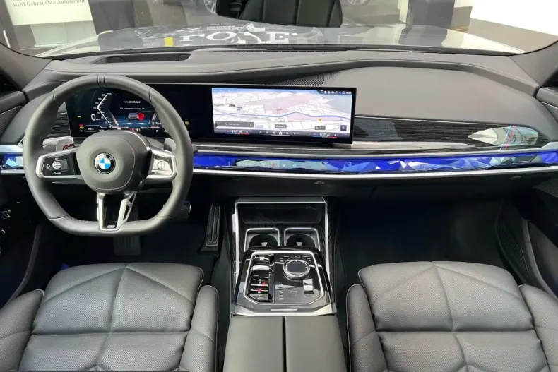 BMW 740 (Seria 7) din 2025 cu 14.225 km - oferta BMW205524 - foto 4