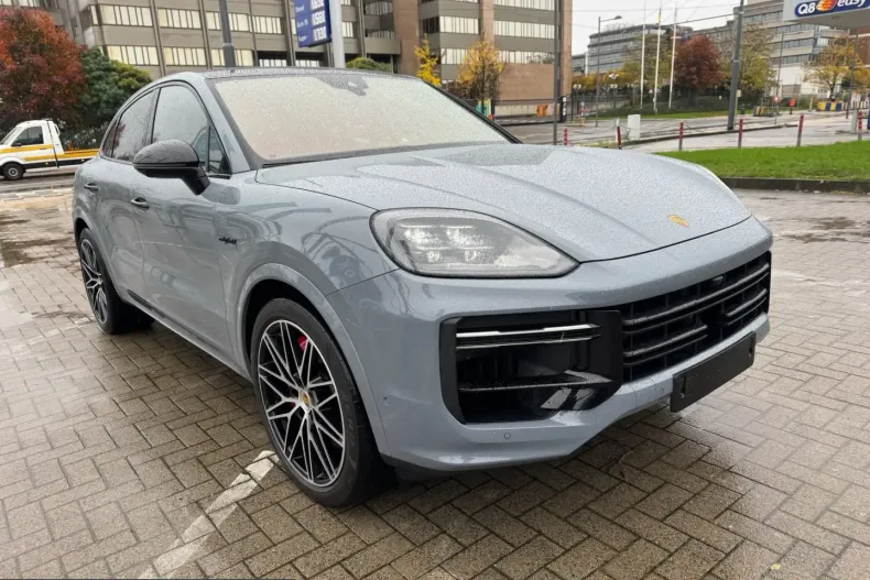 Porsche Cayenne din 2024 cu 45.328 km - oferta POR205528 - foto 1