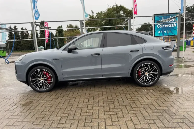 Porsche Cayenne din 2024 cu 45.328 km - oferta POR205528 - foto 5