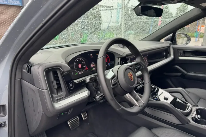 Porsche Cayenne din 2024 cu 45.328 km - oferta POR205528 - foto 7