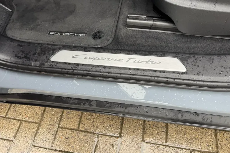 Porsche Cayenne din 2024 cu 45.328 km - oferta POR205528 - foto 17