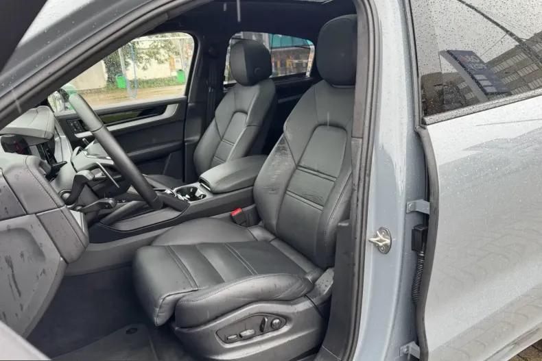 Porsche Cayenne din 2024 cu 45.328 km - oferta POR205528 - foto 32