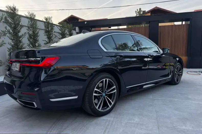 BMW 745 (Seria 7) din 2021 cu 32.000 km - oferta BMW205533 - foto 3
