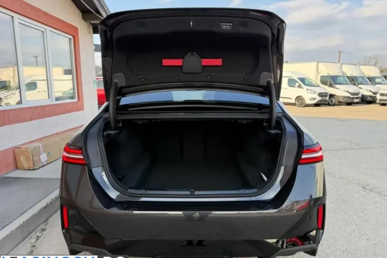 BMW 520i (Seria 5) din 2025 cu 25.000 km - oferta BMW205542 - foto 13