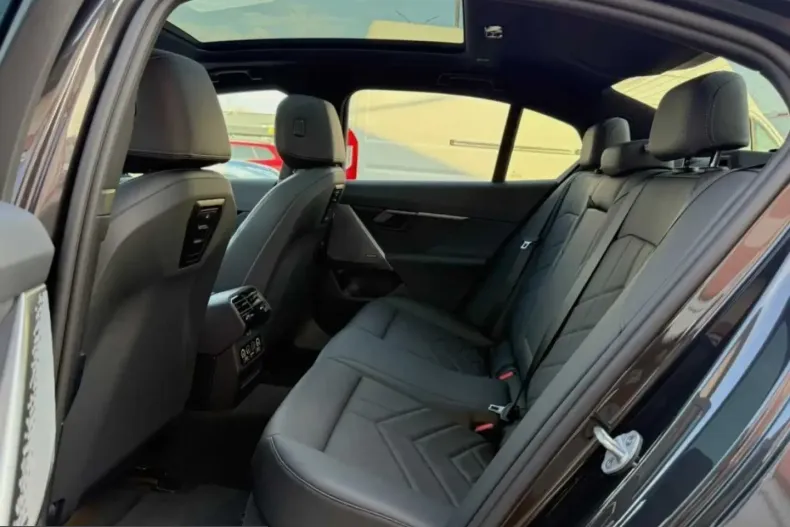 BMW 520i (Seria 5) din 2025 cu 25.000 km - oferta BMW205542 - foto 20