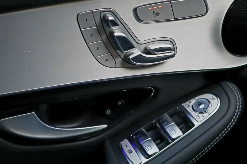 Mercedes-Benz GLC 300 (Clasa GLC) din 2022 cu 138.783 km - oferta MER205549 - foto 15