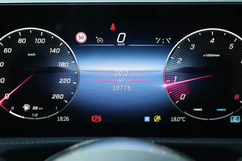 Mercedes-Benz CLA 180 (Clasa CLA) din 2024 cu 10.700 km - oferta MER205550 - foto 18