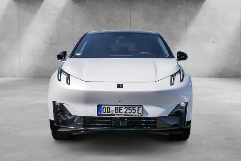 Lynk & Co 02 din 2025 cu 10.110 km - oferta LYN205557 - foto 1