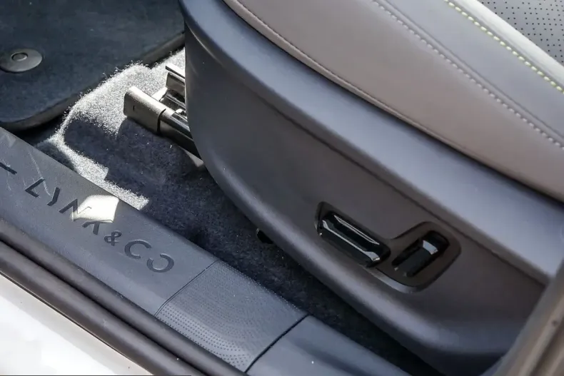 Lynk & Co 02 din 2025 cu 10.110 km - oferta LYN205557 - foto 14