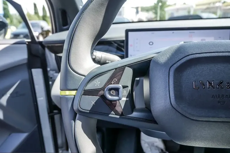 Lynk & Co 02 din 2025 cu 10.110 km - oferta LYN205557 - foto 22