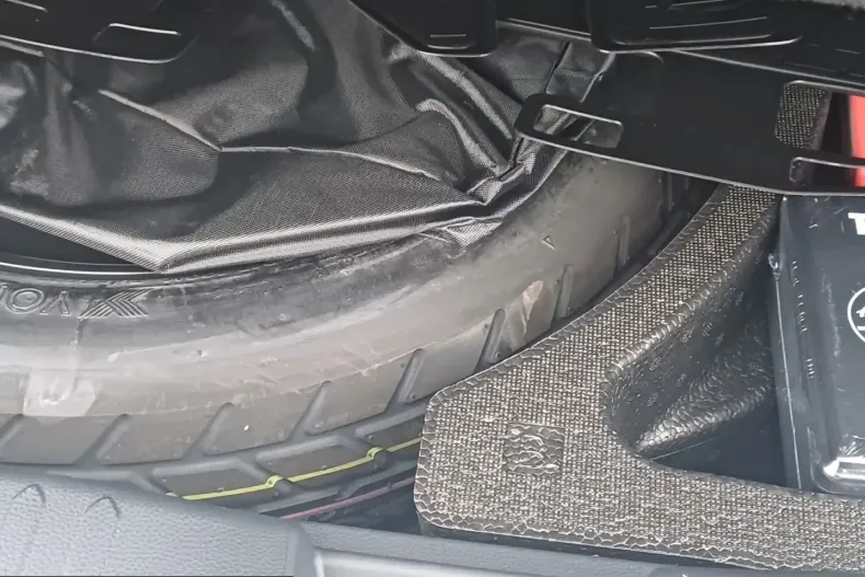 Toyota C-HR din 2025 cu 6.019 km - oferta TOY205558 - foto 7