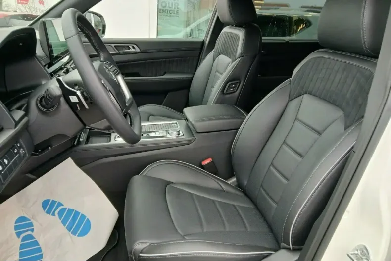 KGM Rexton din 2025 cu 5.000 km - oferta KGM205559 - foto 3