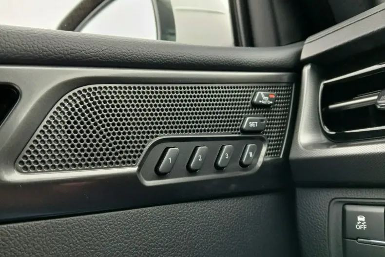 KGM Rexton din 2025 cu 5.000 km - oferta KGM205559 - foto 4