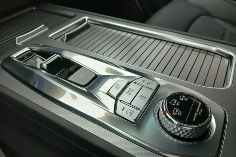 KGM Rexton din 2025 cu 5.000 km - oferta KGM205559 - foto 5