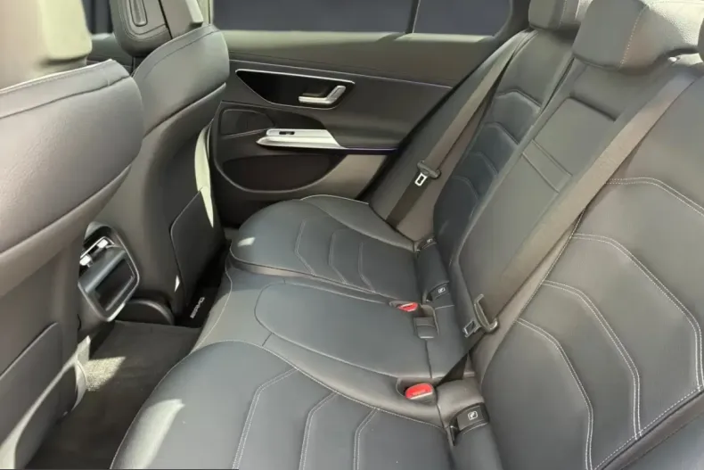 Mercedes-Benz E 200 (Clasa E) din 2025 cu 7.950 km - oferta MER205565 - foto 7