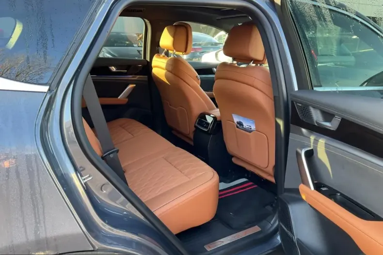 BYD Tang din 2024 cu 2.504 km - oferta BYD205567 - foto 17