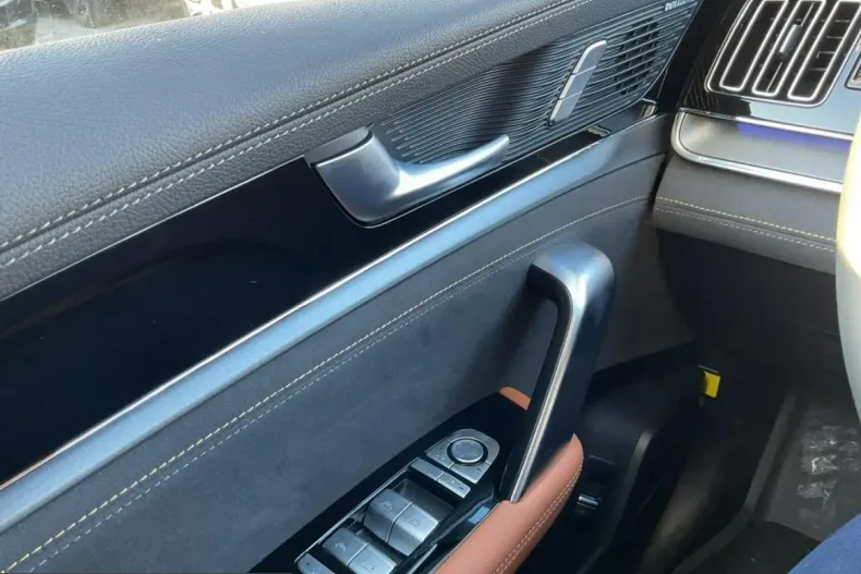 BYD Tang din 2024 cu 2.504 km - oferta BYD205567 - foto 23