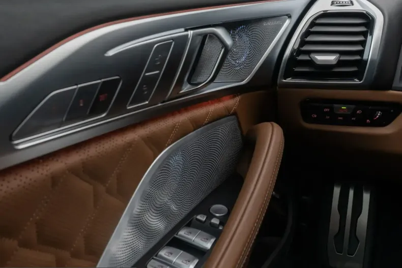 BMW M8 (Seria 8) din 2022 cu 15.351 km - oferta BMW205580 - foto 32