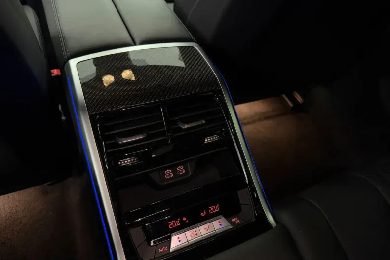 BMW M8 (Seria 8) din 2022 cu 9.900 km - oferta BMW205582 - foto 26