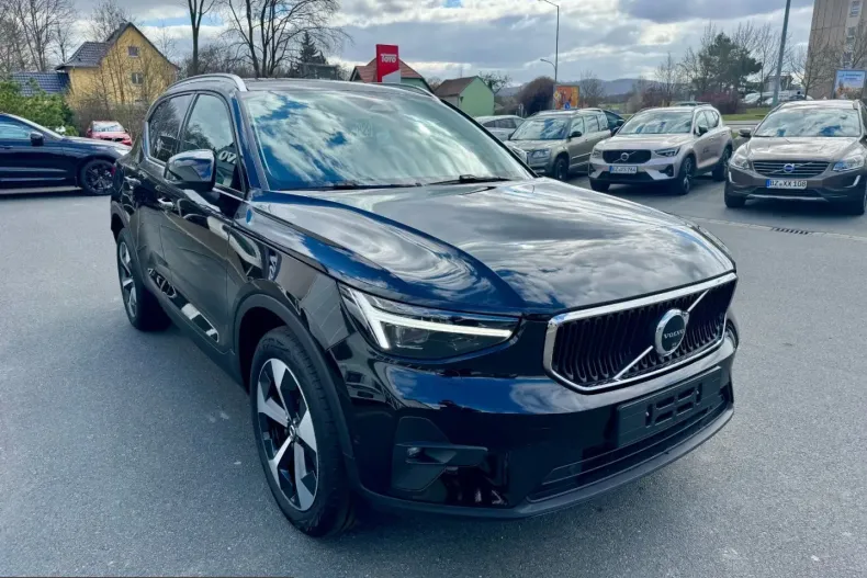 Volvo XC40 din 2024 cu 26.110 km - oferta VOL205591 - foto 3