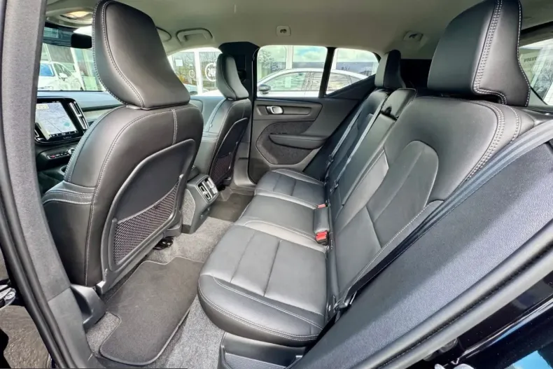 Volvo XC40 din 2024 cu 26.110 km - oferta VOL205591 - foto 8