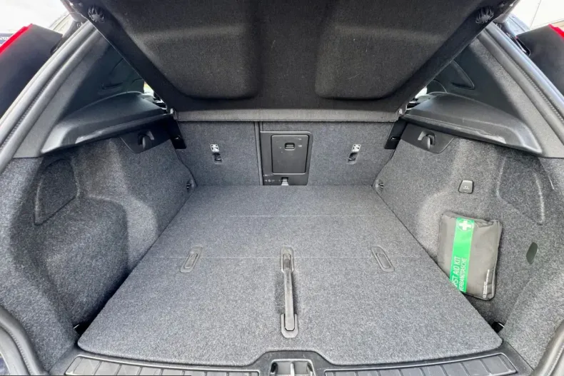 Volvo XC40 din 2024 cu 26.110 km - oferta VOL205591 - foto 9