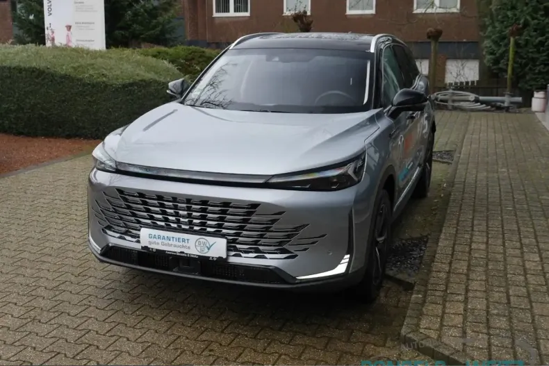 BAIC Beijing X75 din 2025 cu 9.600 km - oferta BAI205605 - foto 1