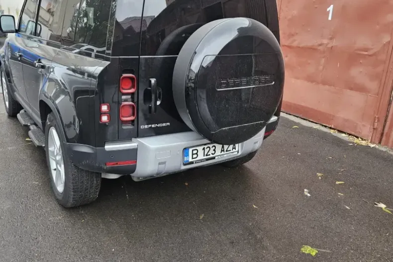 Land Rover Defender din 2023 cu 18.100 km - oferta LAN205607 - foto 4