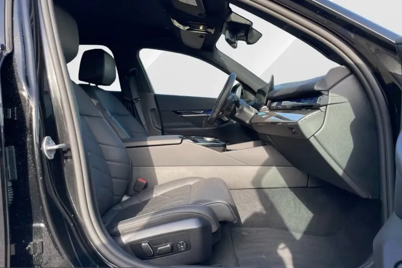 BMW 520 (Seria 5) din 2025 cu 25.103 km - oferta BMW205619 - foto 15