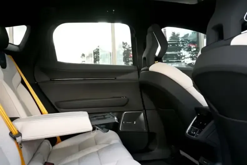 Polestar 3 din 2026 cu 40 km - oferta POL205620 - foto 14