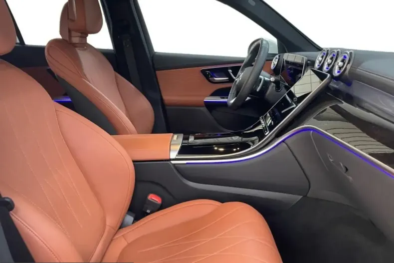 Mercedes-Benz GLC 200 (Clasa GLC) din 2024 cu 29.235 km - oferta MER205628 - foto 3