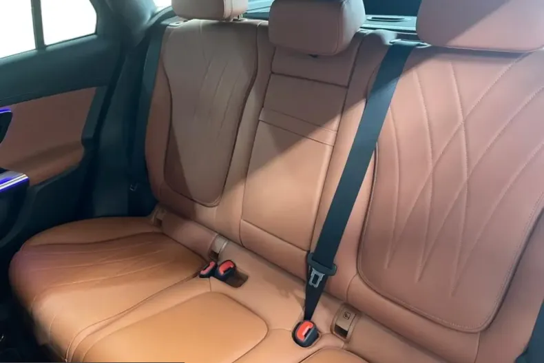 Mercedes-Benz GLC 200 (Clasa GLC) din 2024 cu 29.235 km - oferta MER205628 - foto 7