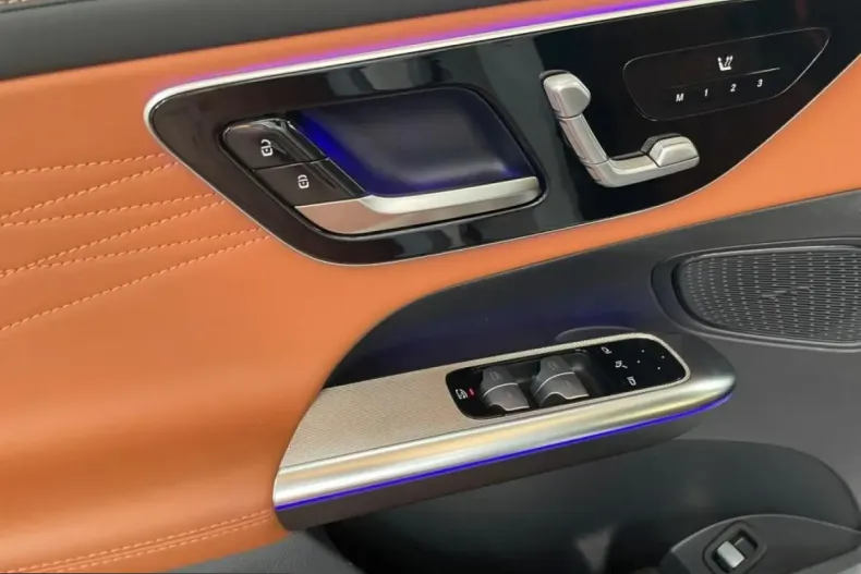 Mercedes-Benz GLC 200 (Clasa GLC) din 2024 cu 29.235 km - oferta MER205628 - foto 15