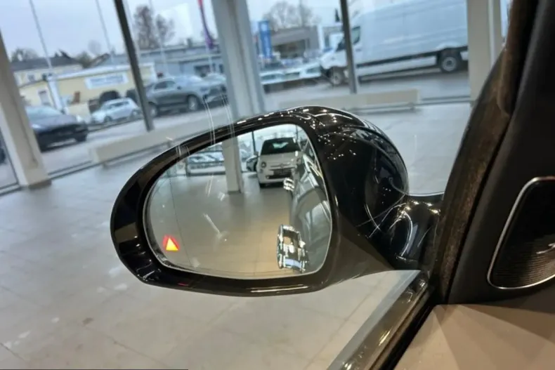 Mercedes-Benz E 300 (Clasa E) din 2025 cu 6.784 km - oferta MER205631 - foto 16