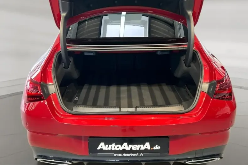 Mercedes-Benz CLA 200 (Clasa CLA) din 2024 cu 14.963 km - oferta MER205632 - foto 12