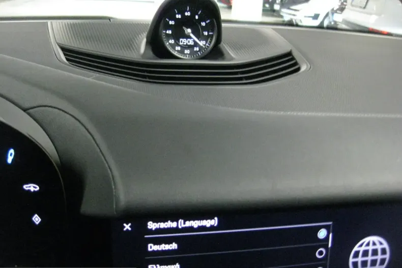 Porsche Taycan din 2023 cu 29.997 km - oferta POR205636 - foto 2