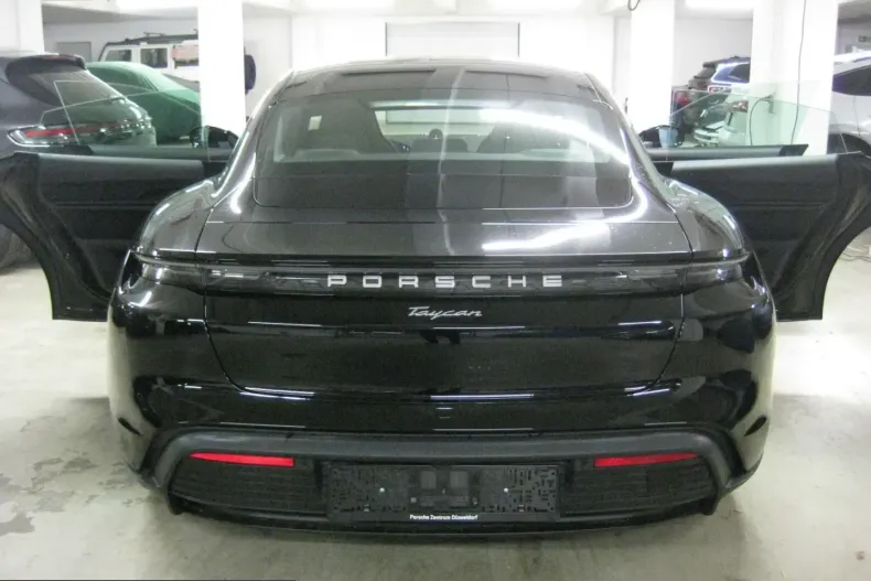 Porsche Taycan din 2023 cu 29.997 km - oferta POR205636 - foto 4