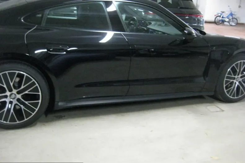 Porsche Taycan din 2023 cu 29.997 km - oferta POR205636 - foto 8