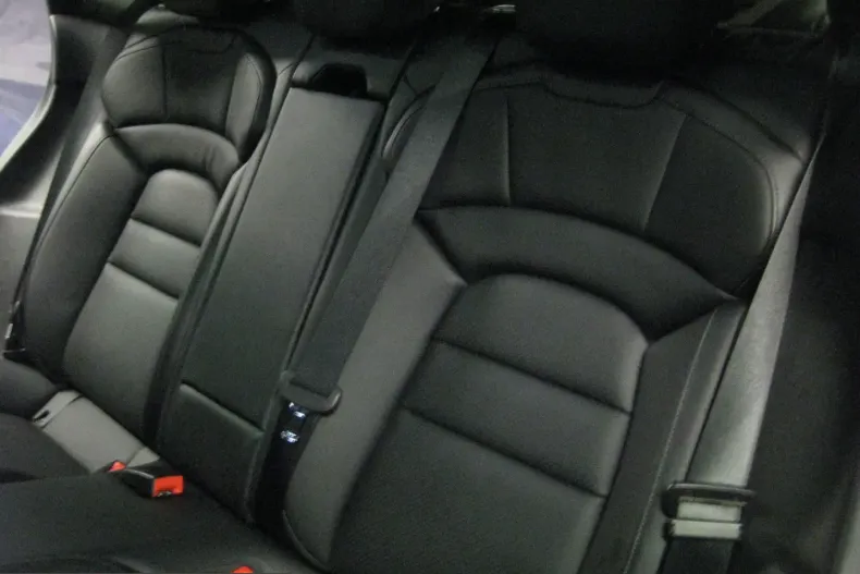 Porsche Taycan din 2023 cu 29.997 km - oferta POR205636 - foto 14