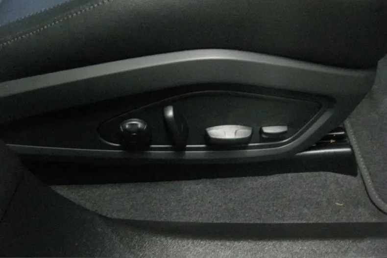 Porsche Taycan din 2023 cu 29.997 km - oferta POR205636 - foto 18