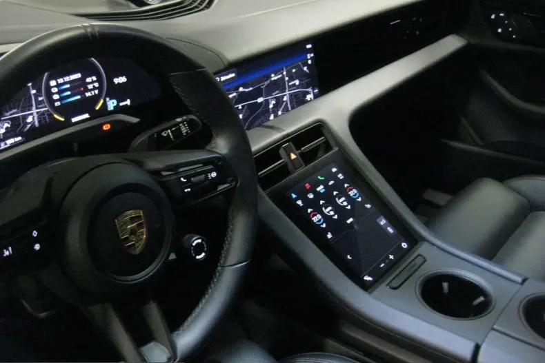 Porsche Taycan din 2023 cu 29.997 km - oferta POR205636 - foto 22