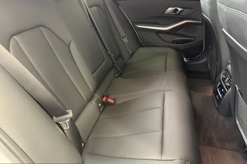 BMW 330 (Seria 3) din 2022 cu 42.400 km - oferta BMW205638 - foto 17